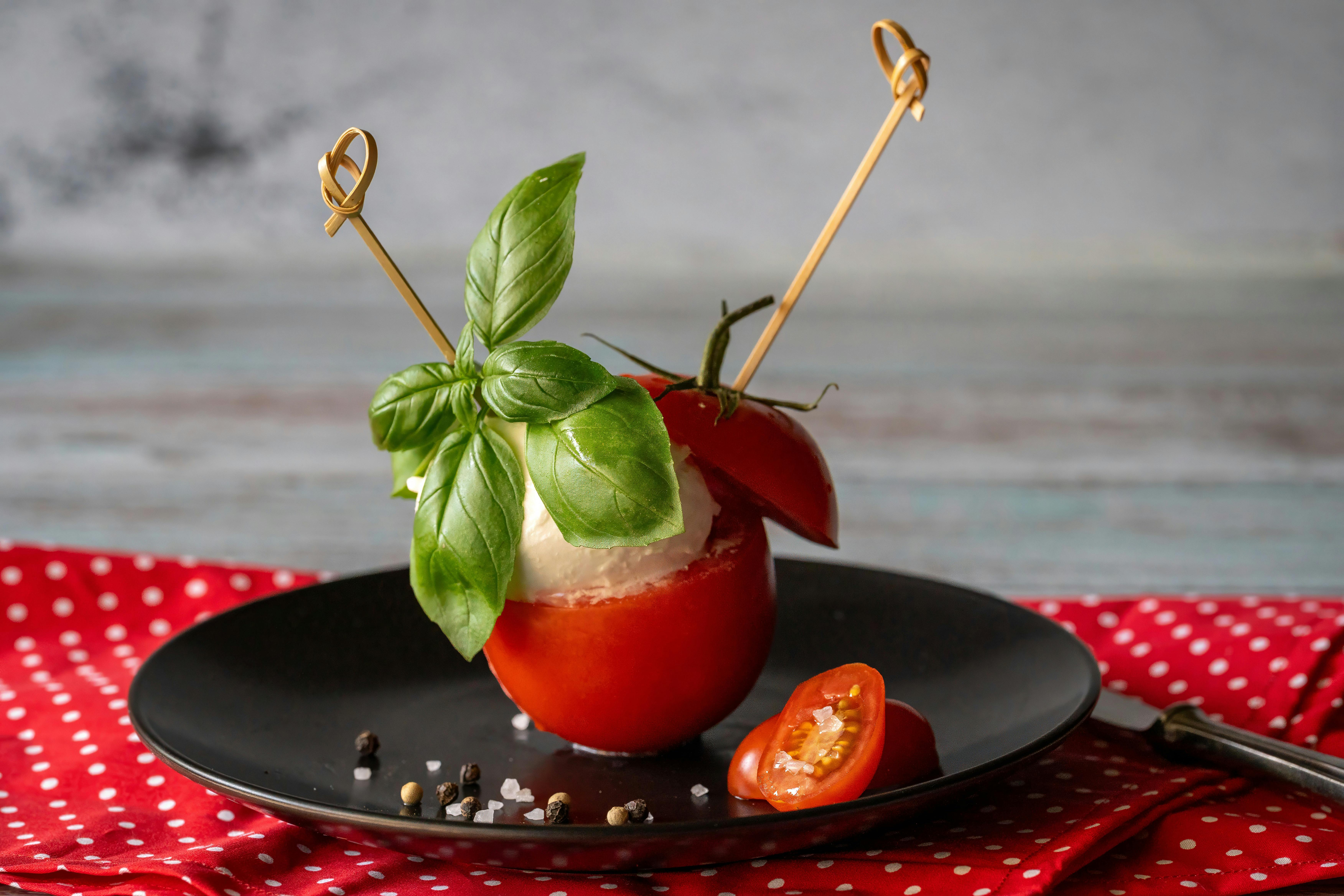 Salada Caprese no Palito