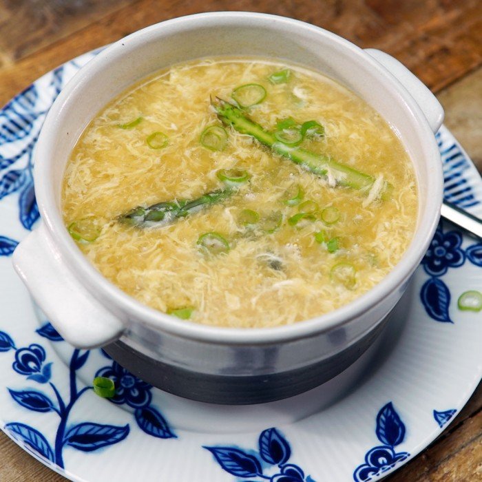Sopa de Miso com Tofu e Broto de Feijão