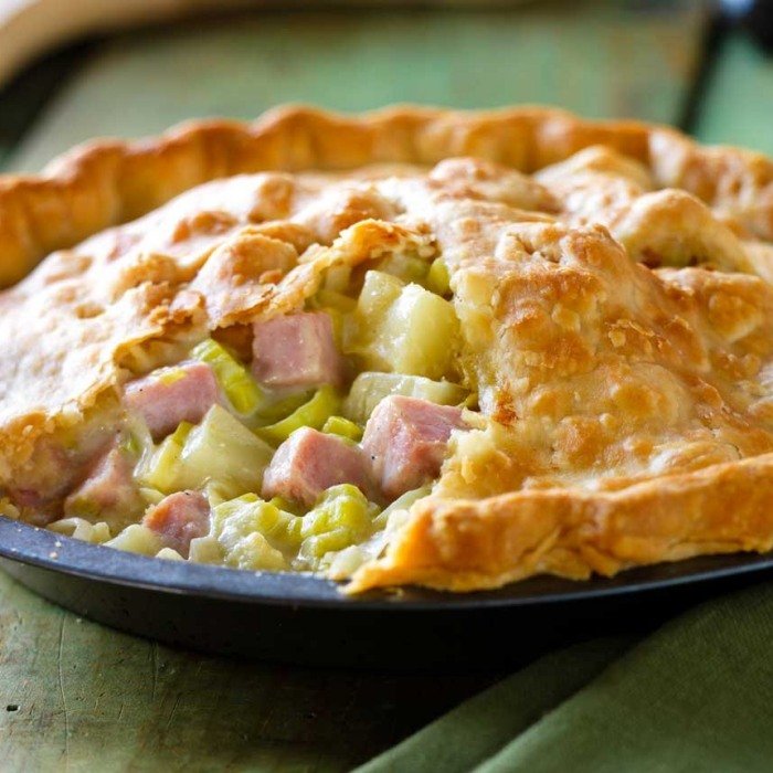 Torta Cremosa de Frango com Alho-Poró