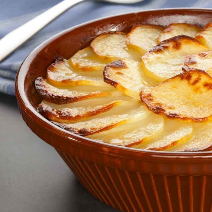 Batatas Gratinadas ao Creme de Alho e Gruyère