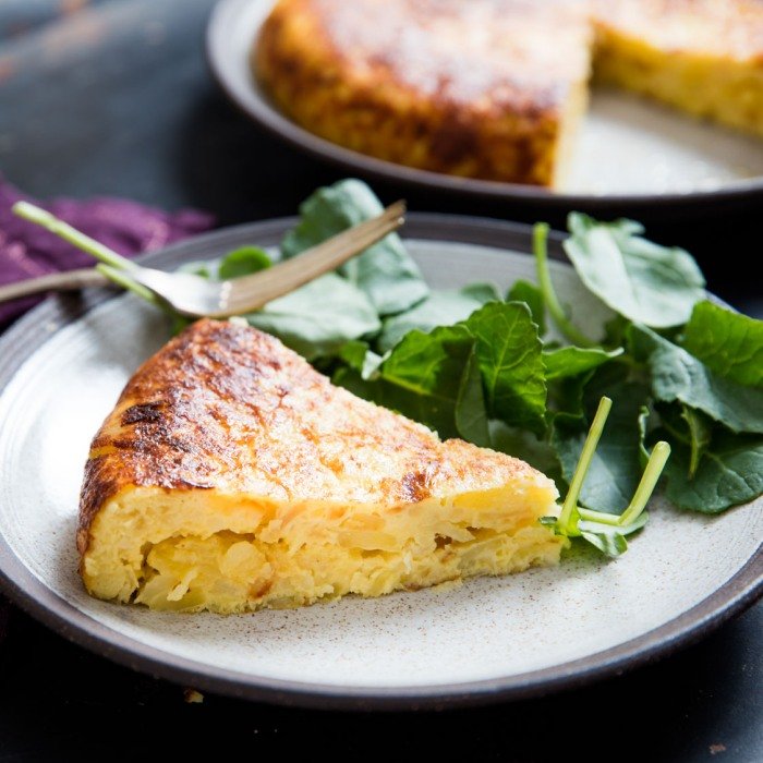 Tortilla Espanhola Tradicional de Batatas e Cebola